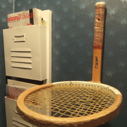 Etagère raquette de tennis en bois