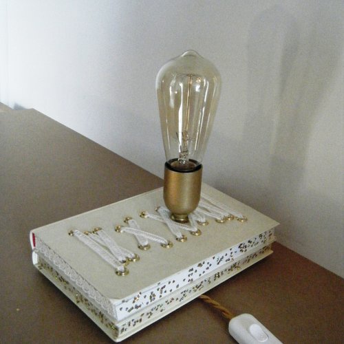 Lampe livre corset