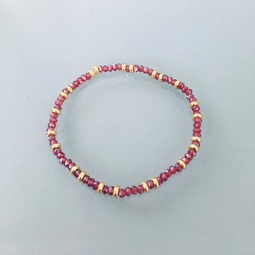 Bracelet femme perles rouge rubis et heishi dorées, bracelet doré, bracelet perles, bijoux cadeaux, bijou femme