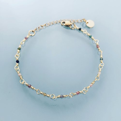 Bracelet tourmaline, bracelet femme gourmette pierres naturelles magiques et perles heishi plaqué or 24 k
