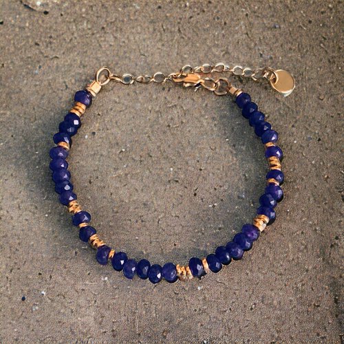 Bracelet en perles violettes, bracelet femme gourmette pierres naturelles magiques et perles heishi plaqué or 24 k