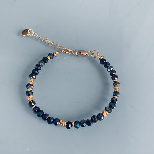 Bracelet en perles gris/bleu, bracelet femme gourmette pierres naturelles magiques et perles heishi plaqué or 24 k