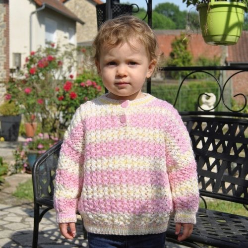 Pull fille à points ajourés - fait main - laine acrylique - taille 12/18 mois