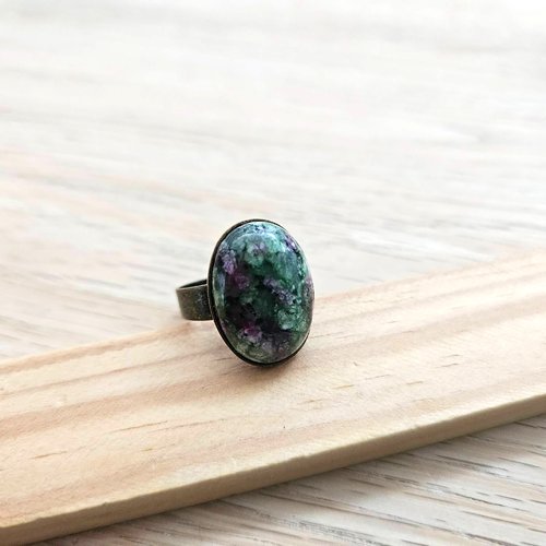 Bague pierre jaspe, bague ovale, bijou vert violet