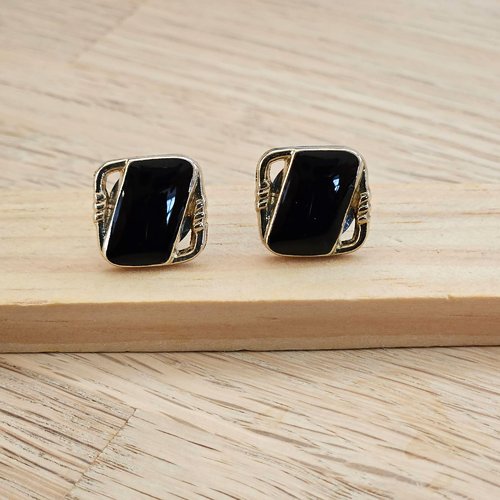 Boucles d'oreille puces rectangle noir  - bouton ancien recyclé