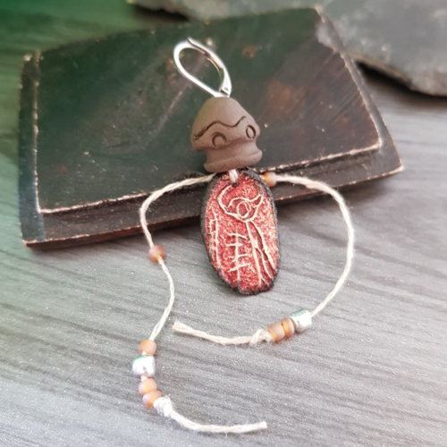 Boucle d'oreille oiseau primitif pétroglyphe pendentif et perle artisanal - unique