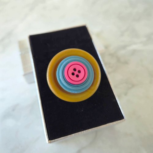 Bague bouton ancien, bague recyclée couture