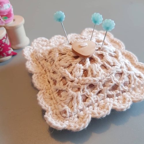 Pique aiguille + épingles - mercerie rustique - idée cadeau couturière