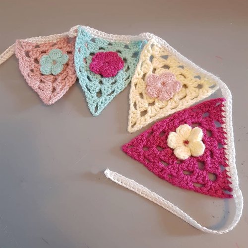 Guirlande 4 fanions triangle pastel - chambre d'enfant bébé fille