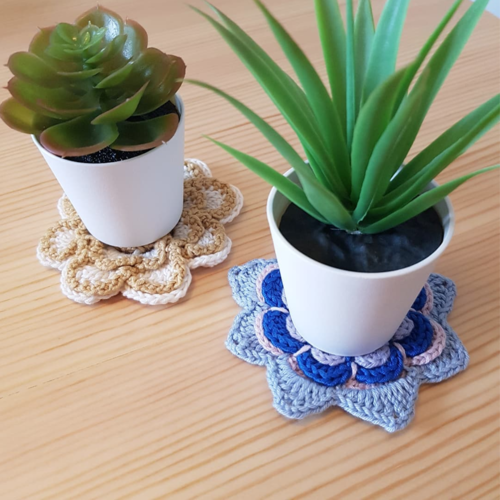 Petit napperon en crochet, set de 2 fleurs, déco vintage