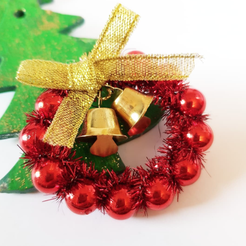 Noël - broche couronne - rouge cloche dorée