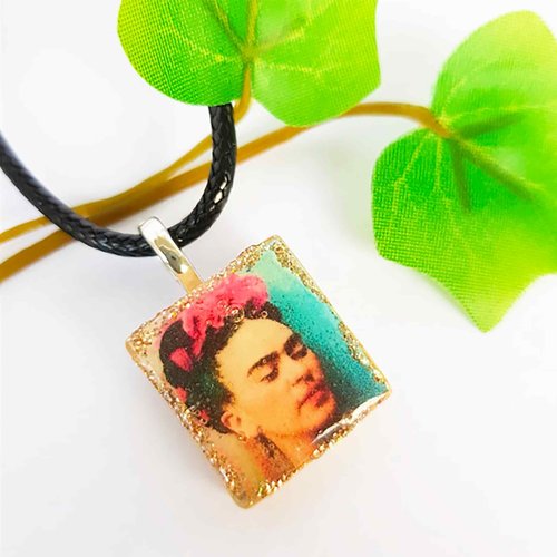 Collier pendentif frida kahlo