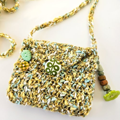 Petite pochette au crochet, sac en bandoulière vert
