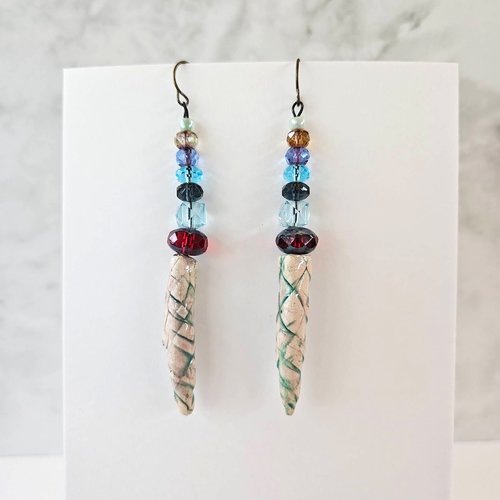 Boucles d'oreille perles multicolore et pique, boucles ethniques bohème