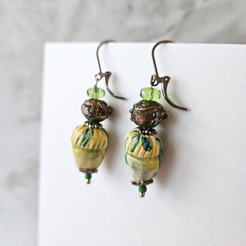 Boucles d'oreille gland vert, bijou inspiré par la nature