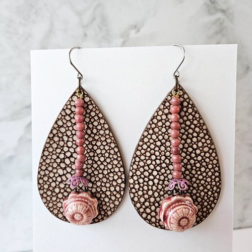Boucles d'oreille goutte et rosace, gemme rhodonite - gros bijou marron rose