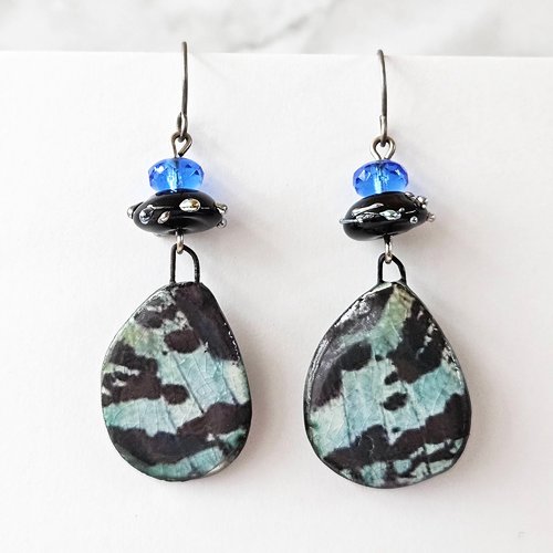 Boucles d'oreille aile de papillon, céramique et verre filé, bijou insecte
