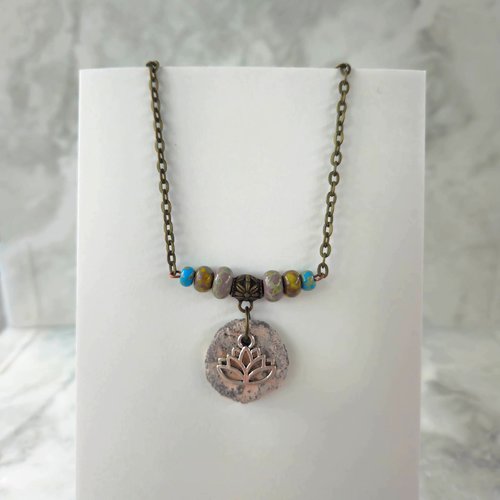 Collier plastron médaillon fleur lotus pendentif, collier boho