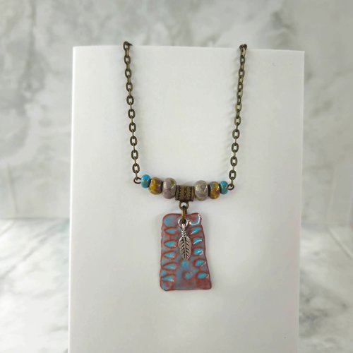 Collier plastron trapèze, pendentif plume, bijou bleu d'egypte