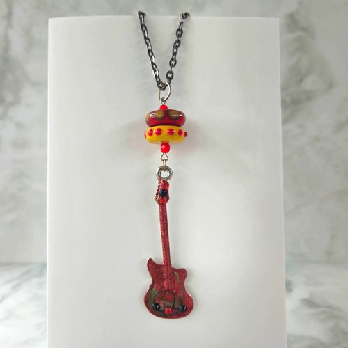 Collier rock  pendentif guitare - longueur personnalisable