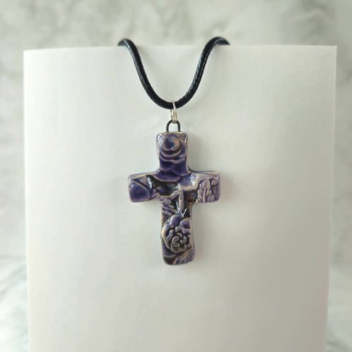 Collier croix pendentif bohême - cordon coton ciré