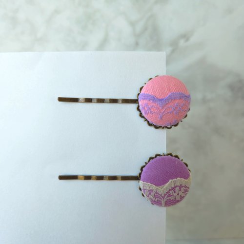 Barrette cabochon dentelle tissu, accessoire cheveux rose mauve - lot de 2
