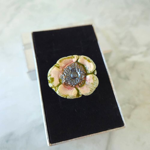 Bague coquelicot beige vert