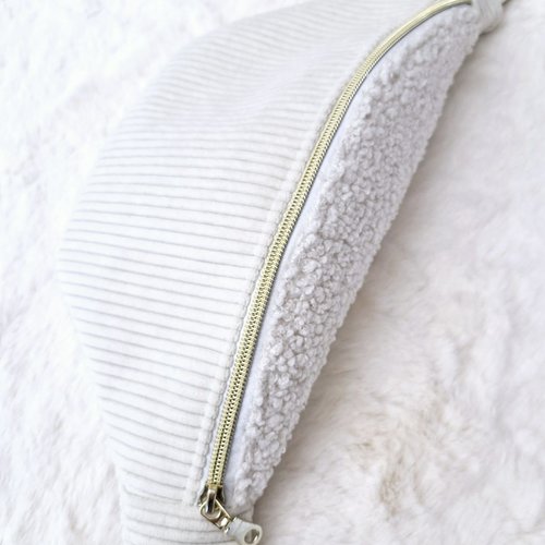 Sac banane femme en velours côtelé blanc écru et moumoute petit cœur baby-sto