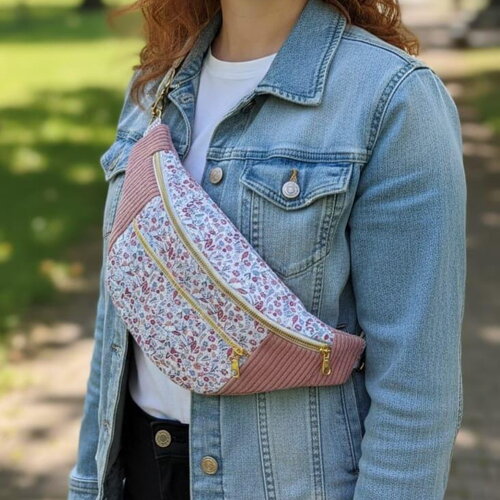Sac banane pour femme  en velours côtelé rose clair
