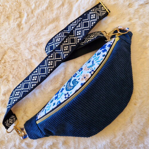 Sac banane pour femme ou enfant velours côtelé bleu