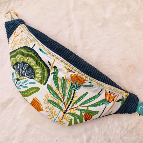 Sac banane en velours côtelé vert avec motif floral