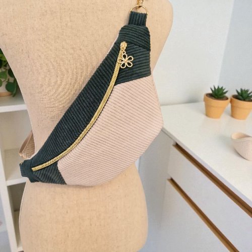 Sac banane pour femme velours côtelé vert et écru