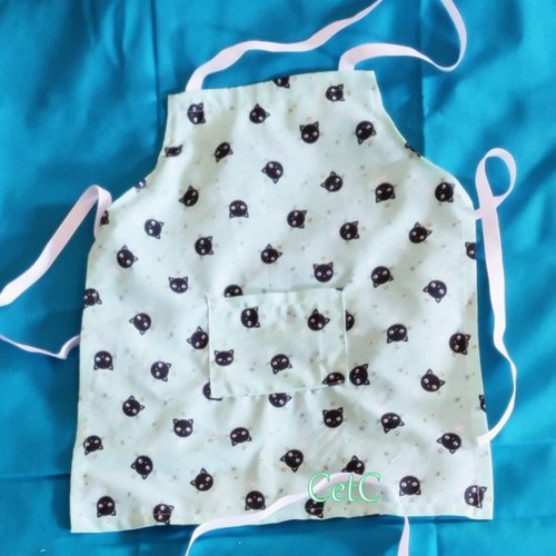 Original tablier enfant tissu coton fantaisie; tites têtes de chats 011