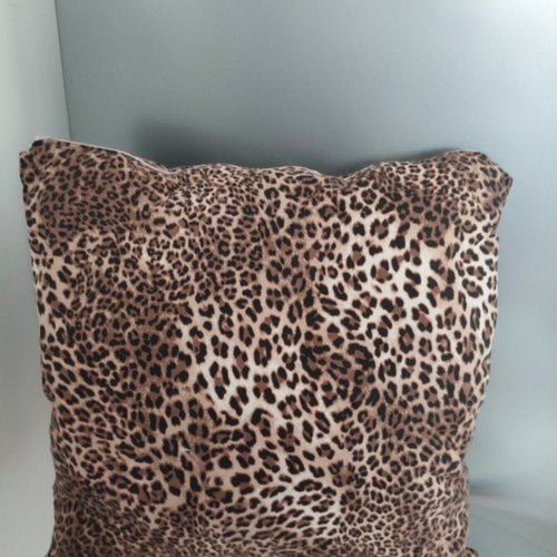 Housse de coussin style léopard
