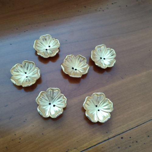 Lot de 6 boutons vintage