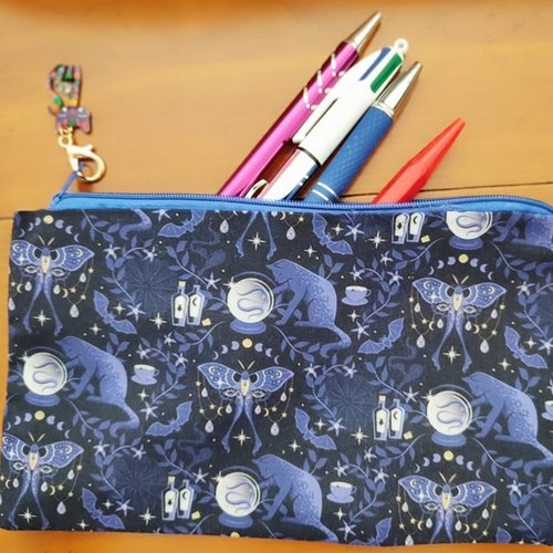 Trousse à maquillage ou autre; tissu style ésotérique