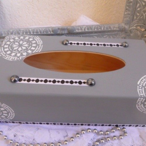 Boite à mouchoirs mandala