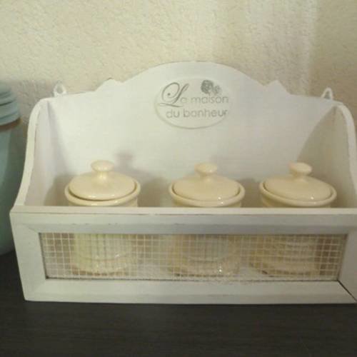 Etagère à épices grillagée et pots