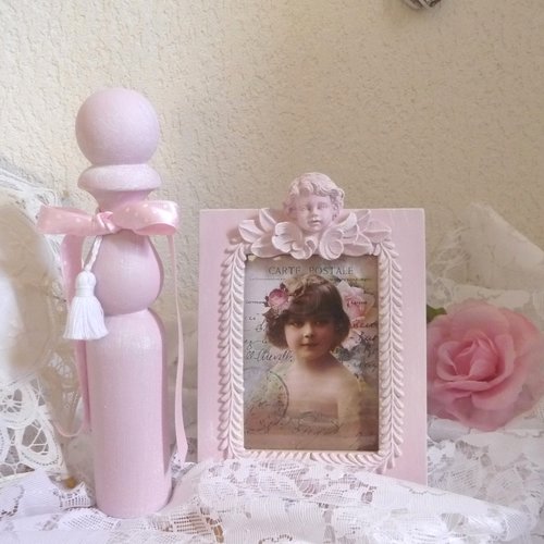 Ensemble composé d'un acre et d'une quille romantiques, enfant, fillette