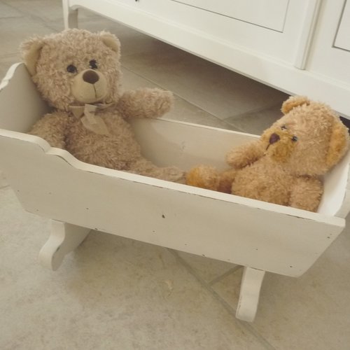 Envoi mondial relay lit de poupée artisanal et ancien en bois