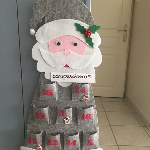 Calendrier de l'avent ,pere noel, unique fait main