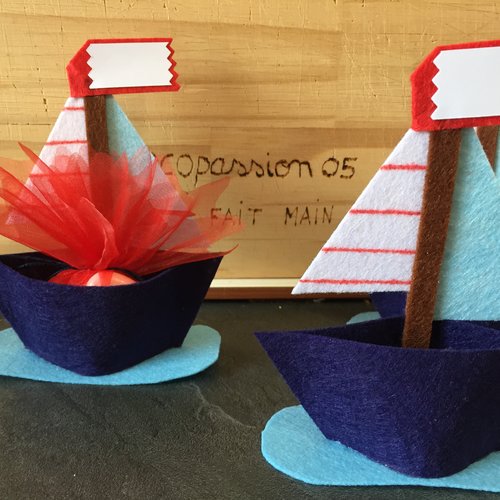 Lot de 20 bateau ,sachet de dragée,baptême,mariage,communion,boite dragée ,théme marin ,bateau en feutrine