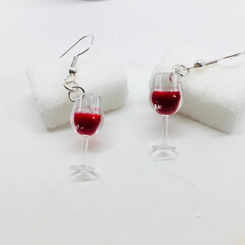 Boucles d’oreille verres de vin rouge en résine, boucles d’oreille fantaisies, cadeau original