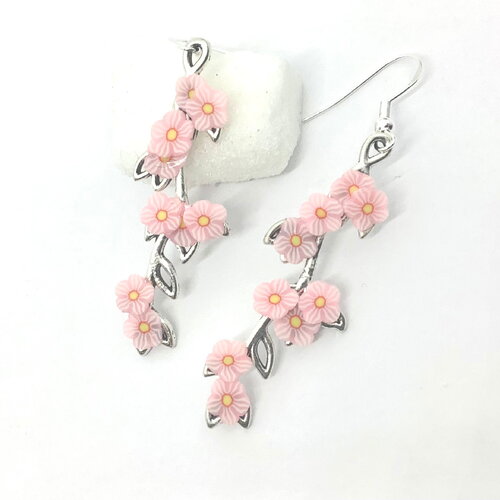 Boucles d’oreilles pendantes longues fleur de cerisier, boucles d’oreilles esthetiques, made in france