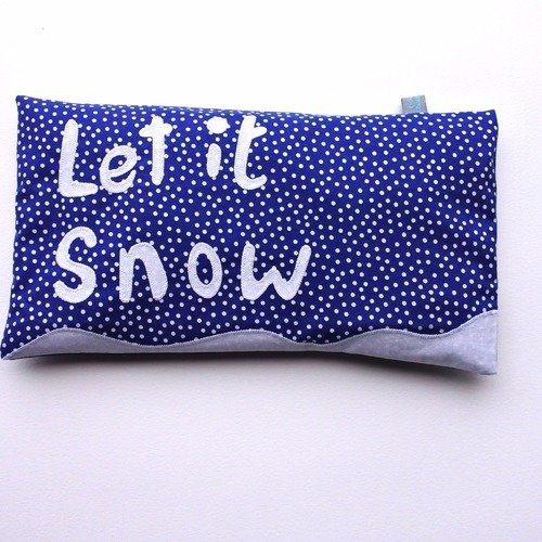 Bouillotte sèche naturelle déhoussable au blé avec inscription "let it snow"