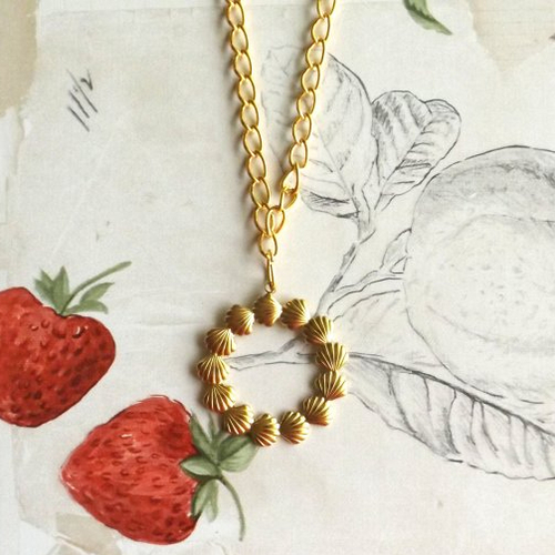 Collier en chaîne et pendentif