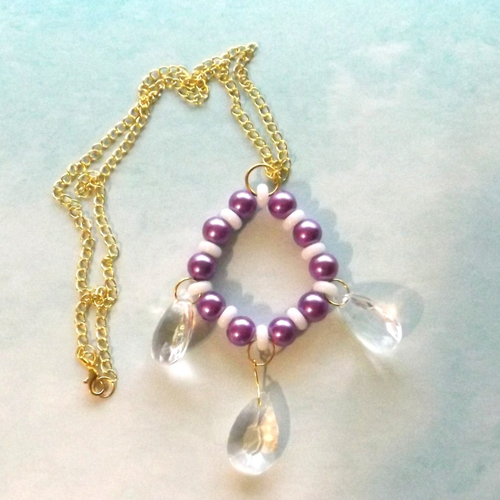 Collier en chaîne avec pendentif