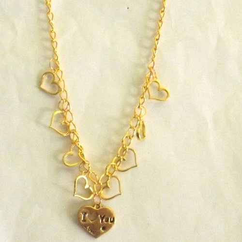 Collier en chaîne "petits coeurs"