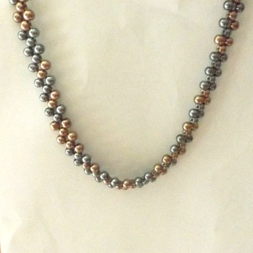Collier ras de cou en perles