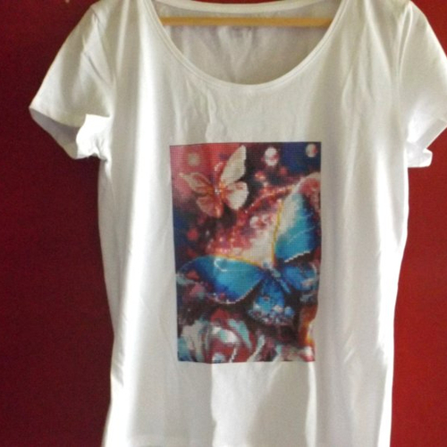 Tee shirt pour femmes "papillons"